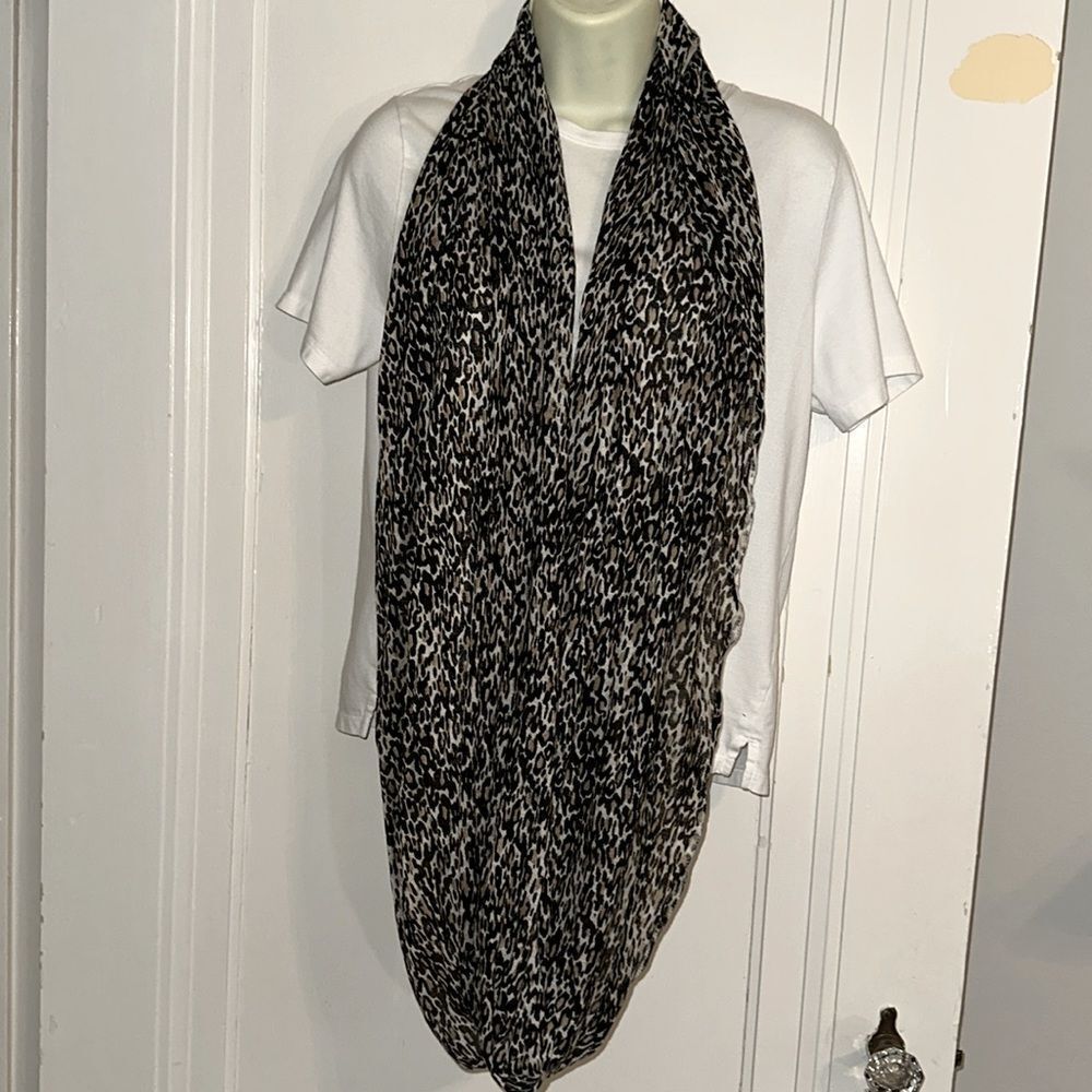 Leopard Print Polyester Knit‎ Infinity Scarf - Picture 2 of 4